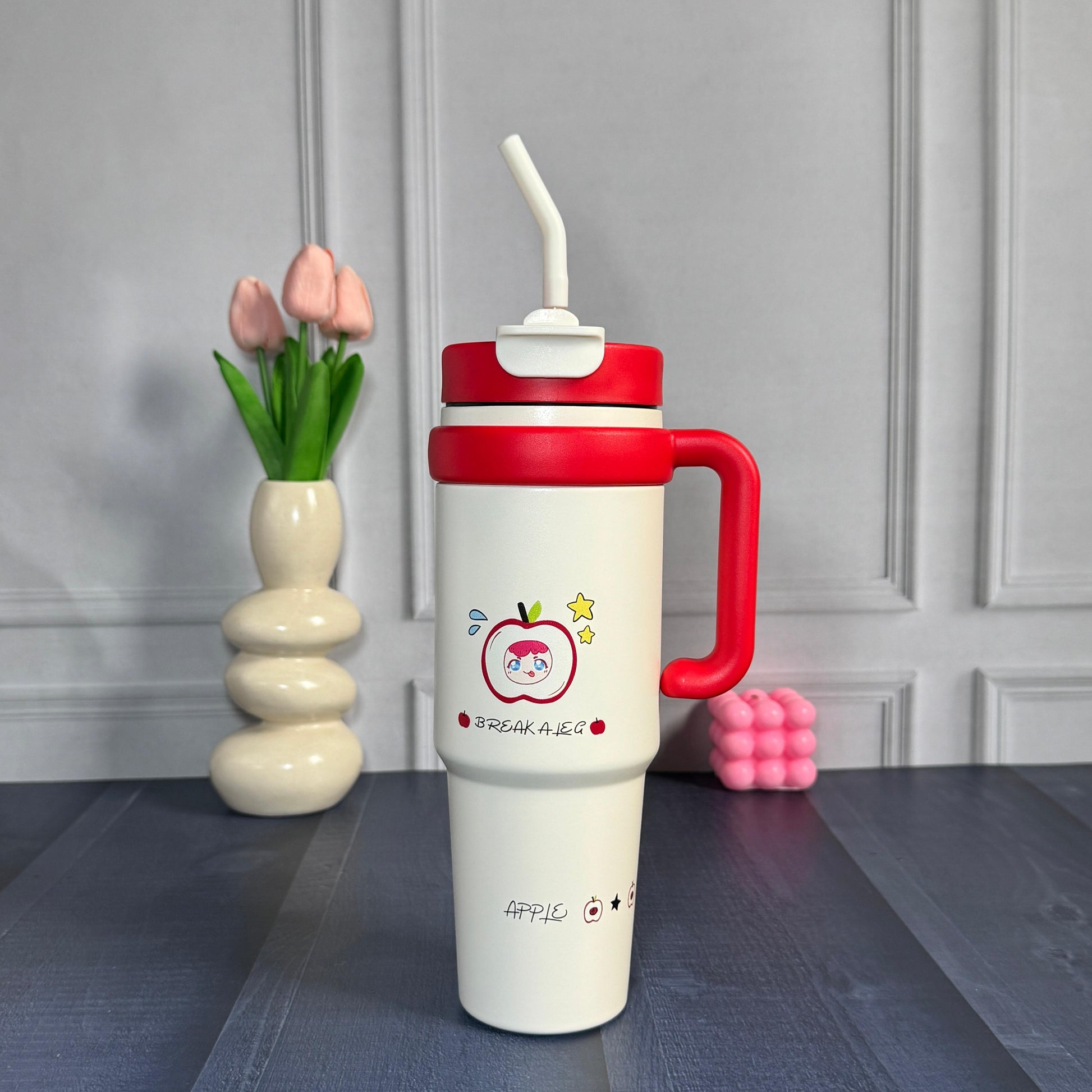  Apple print tumbler with red lid and handle 1000ml capacity