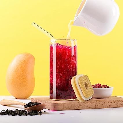 Square Glass Tumbler 410ml with bamboo lid and straw – front view.